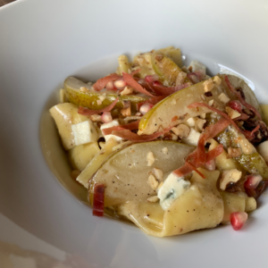 Pappardelle w sosie z gorgonzoli z gruszką i granatem
