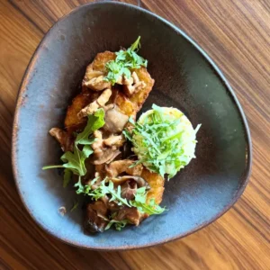 Placki ziemniaczane po zbójnicku z surówką Colesław